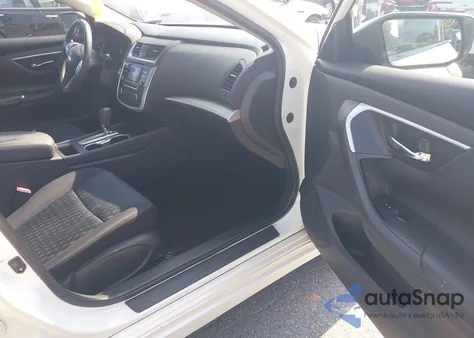 2017 Nissan Altima 2.5 S z USA, uszkodzony, nr VIN 1N4AL3AP3HC138205